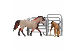 Фигурки животных серии Мир лошадей. Американская лошадь и жеребенок (набор из 2 фигурок и ограждение-загон)
